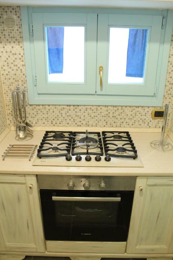 Lovely Shabby Chic Home กัลลีโปลี ภายนอก รูปภาพ
